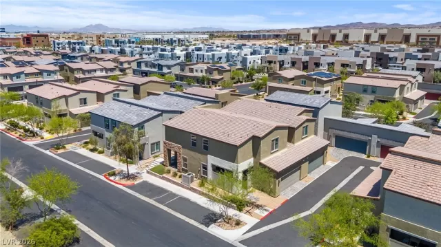 MLS: 2785502 Condo For Sale