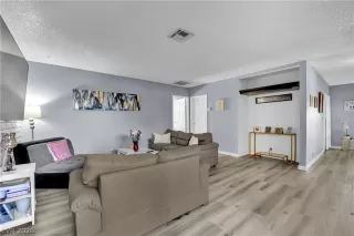 Photo #6: 2785518 Listing