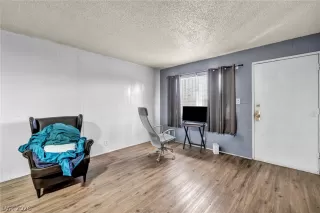 Photo #3: 2785542 Listing
