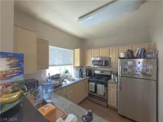 Photo #5: 2785582 Listing