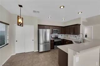 Photo #3: 2785598 Listing