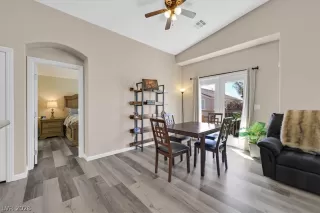 Photo #6: 2785626 Listing