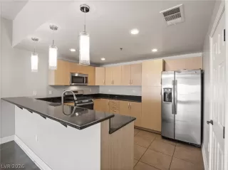 Photo #4: 2785639 Listing