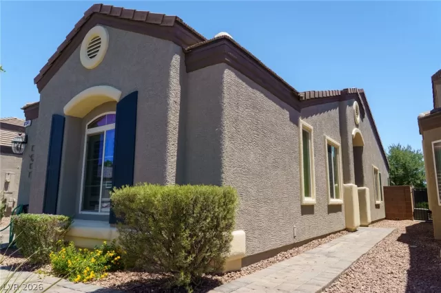 MLS: 2785681 Condo For Sale