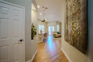 Photo #4: 2785681 Listing