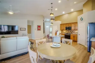 Photo #6: 2785681 Listing
