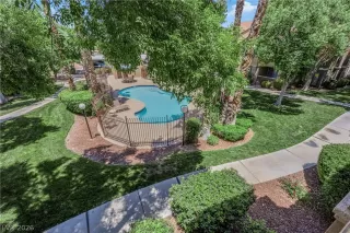 Photo #2: 2785683 Listing