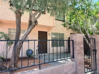 Photo #2: 2785696 Listing