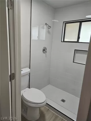 Photo #5: 2785722 Listing