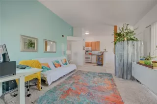 Photo #6: 2785735 Listing