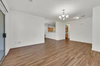Photo #4: 2785743 Listing