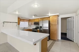 Photo #3: 2785781 Listing