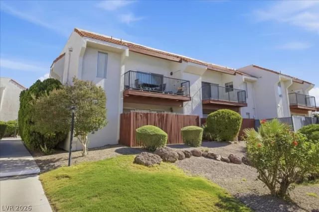MLS: 2785813 Condo For Sale