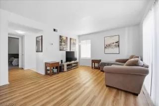 Photo #3: 2785813 Listing