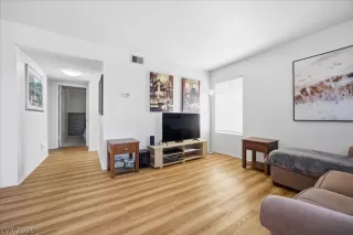 Photo #4: 2785813 Listing