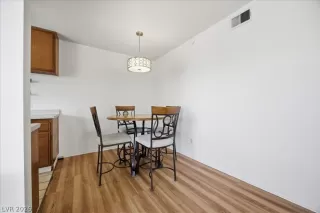 Photo #6: 2785813 Listing