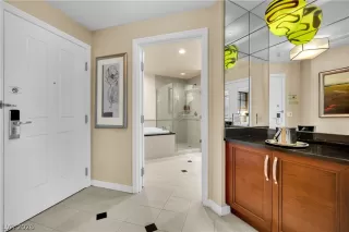 Photo #4: 2785815 Listing