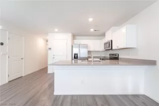 Photo #2: 2785817 Listing