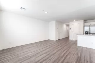 Photo #4: 2785817 Listing