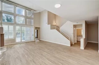 Photo #4: 2785889 Listing