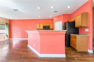 Photo #6: 2785904 Listing