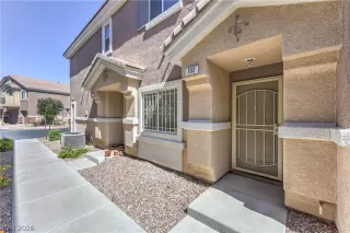 Photo #5: 2785907 Listing