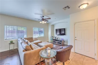 Photo #6: 2785907 Listing