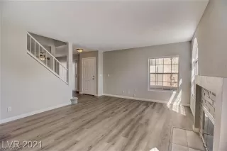 Photo #6: 2785945 Listing