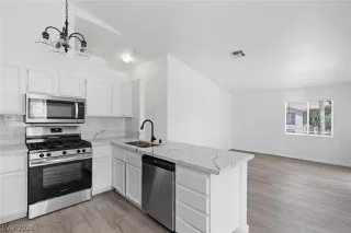 Photo #1: 2785958 Listing 