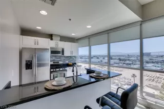 Photo #5: 2785983 Listing