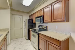 Photo #4: 2786057 Listing