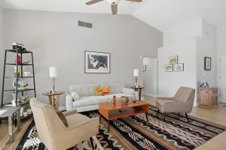 Photo #4: 2786073 Listing