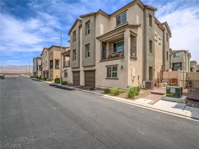 MLS: 2786080 Condo For Sale