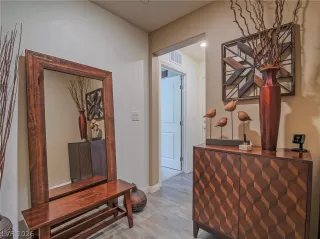 Photo #4: 2786080 Listing