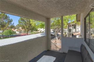 Photo #3: 2786088 Listing