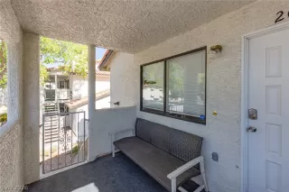 Photo #4: 2786088 Listing