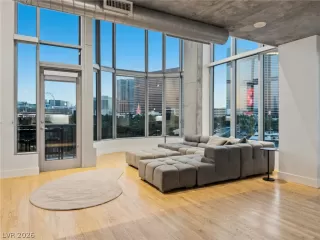 Photo #2: 2786099 Listing