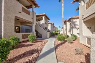 Photo #2: 2786184 Listing