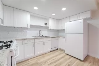 Photo #4: 2786188 Listing 