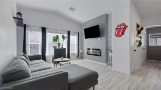 Photo #3: 2786206 Listing