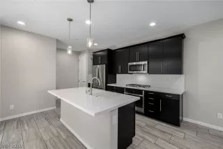 Photo #6: 2786216 Listing