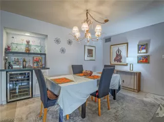 Photo #3: 2786317 Listing