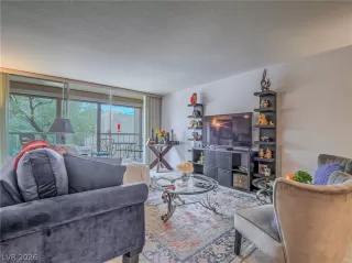 Photo #5: 2786317 Listing