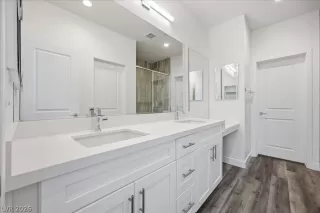 Photo #6: 2786337 Listing