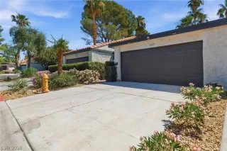 Photo #2: 2786359 Listing