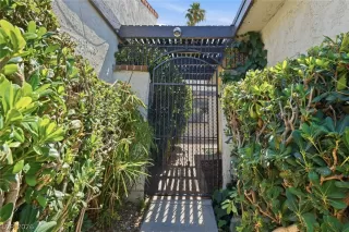 Photo #4: 2786359 Listing
