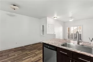 Photo #6: 2786385 Listing