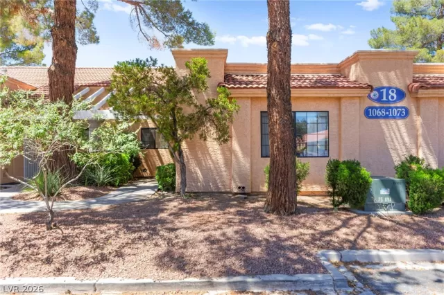 MLS: 2786400 Condo For Sale