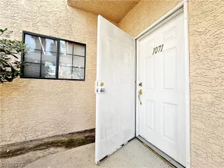 Photo #1: 2786400 Listing