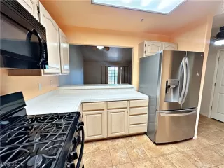 Photo #5: 2786400 Listing